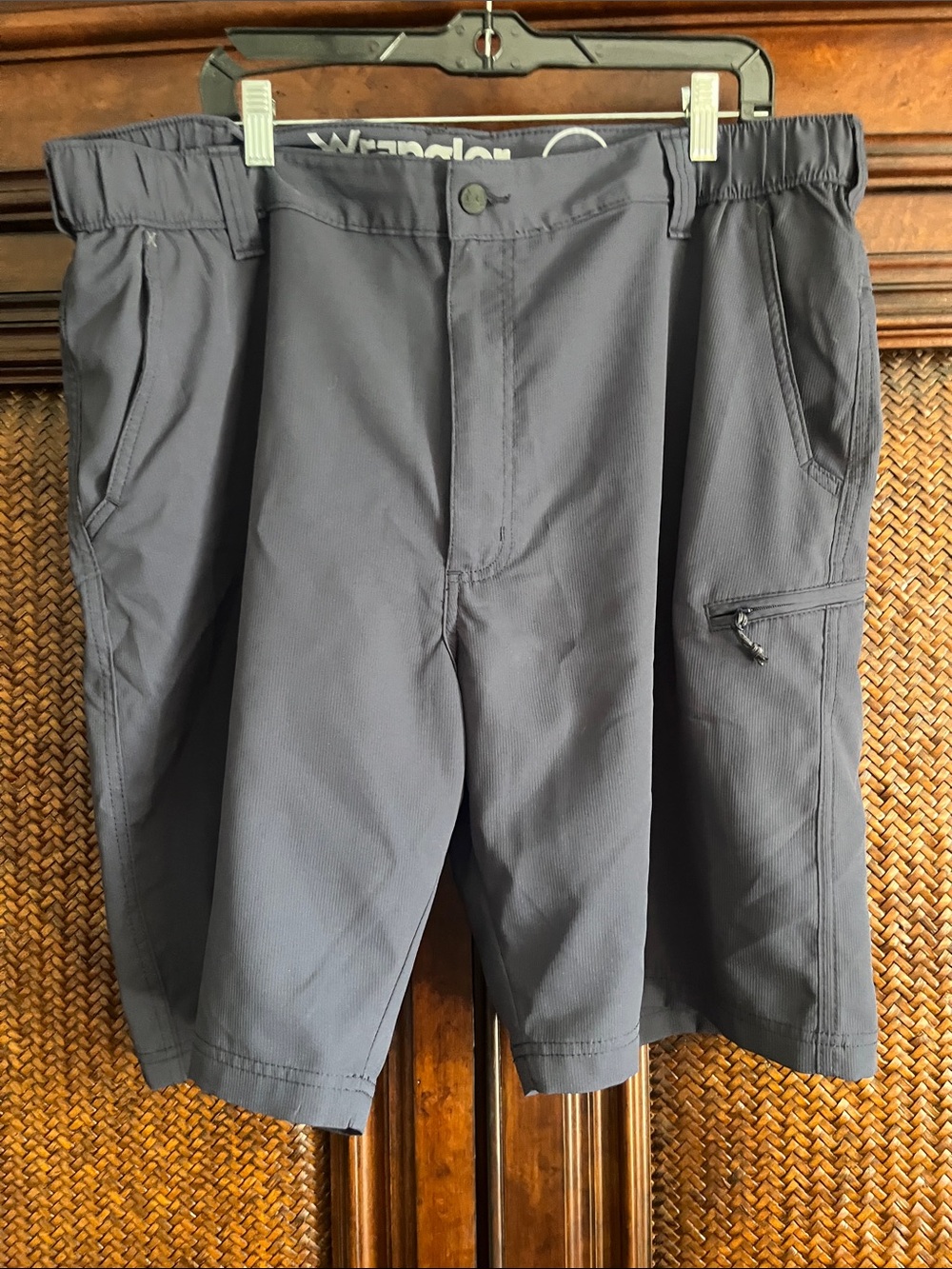 Wrangler Men's Gray Cargo Shorts with Zip Pocket